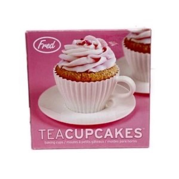 Fred 4 Tea Cupcake Bake & Serve Silicone Mold. 100%-pure silicone - Picture 2 of 5